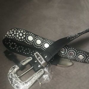 New beautiful buckle belt